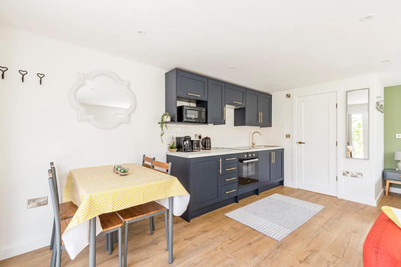 Charming Chester Studio With Private Garden & Free Parking Exterior photo
