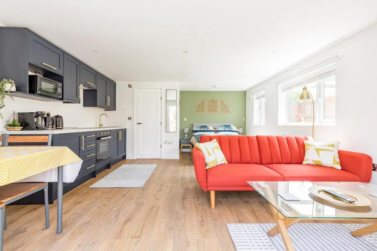 Charming Chester Studio With Private Garden & Free Parking Exterior photo
