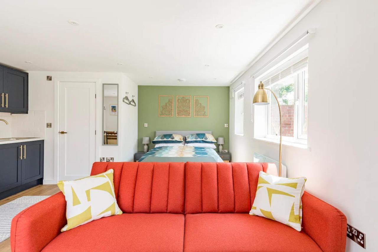 Charming Chester Studio With Private Garden & Free Parking Exterior photo